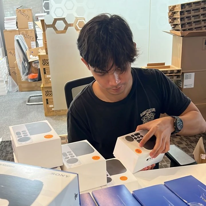 CHN staff configuring device as for Device as a Service to client