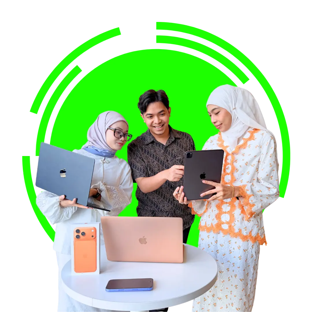 3 chn staff holding tablet and laptop promoting daas and mdm solutions